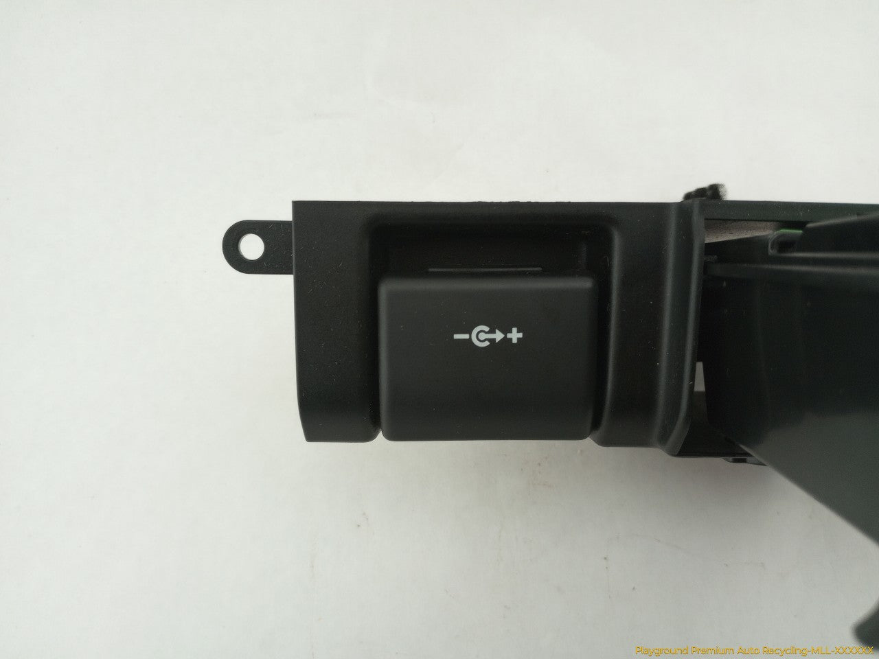 Land Rover LR3 **AS IS** Center Ashtray Trim