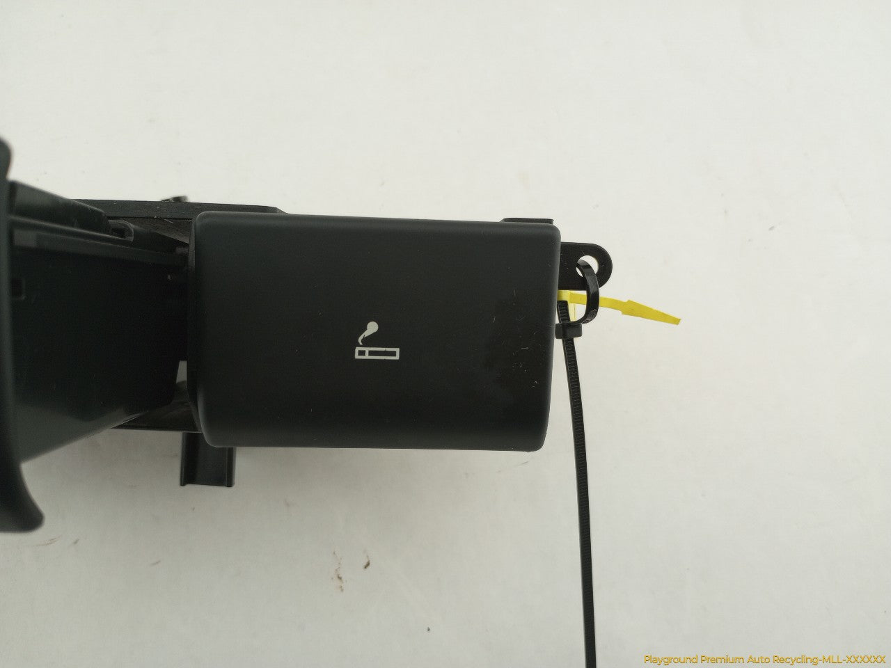 Land Rover LR3 **AS IS** Center Ashtray Trim