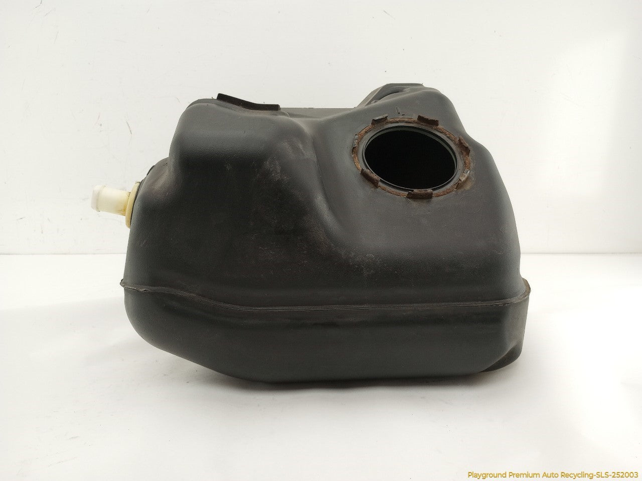 Land Rover LR2 Fuel Gas Tank