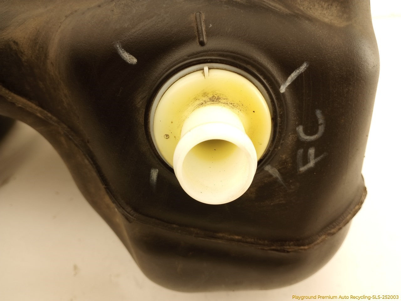 Land Rover LR2 Fuel Gas Tank