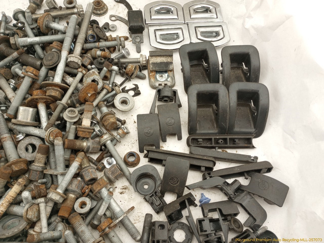 Audi A5 Dismantling Hardware Fasteners Bolts & Nuts