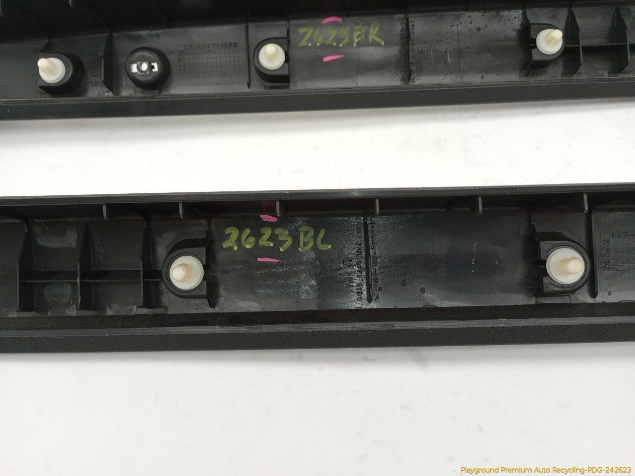 Acura RSX Pair Of Rear Back Glass Trim