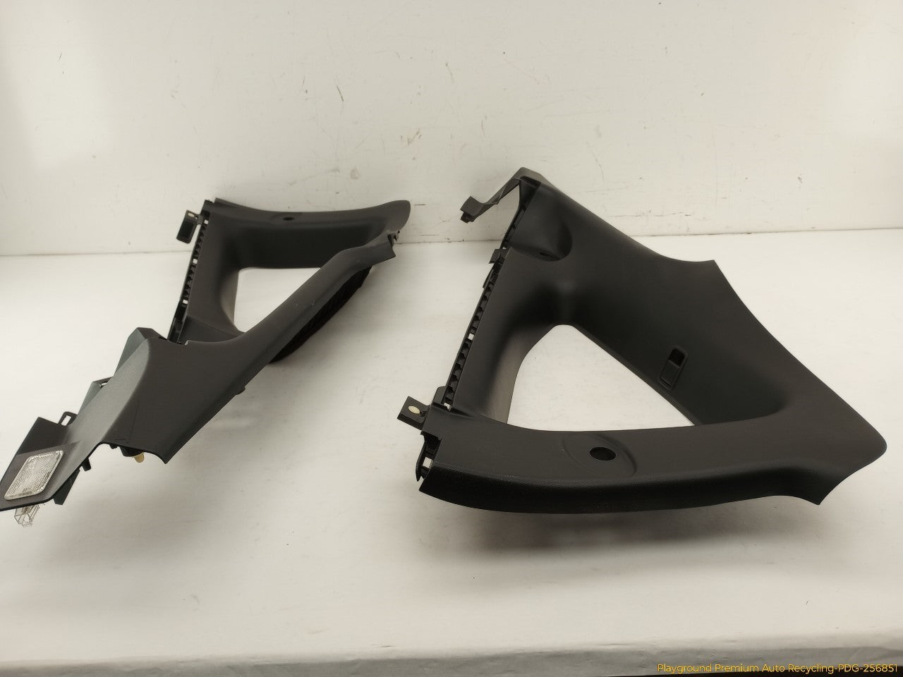 Acura RSX Pair Of Rear Quarter Window Trim