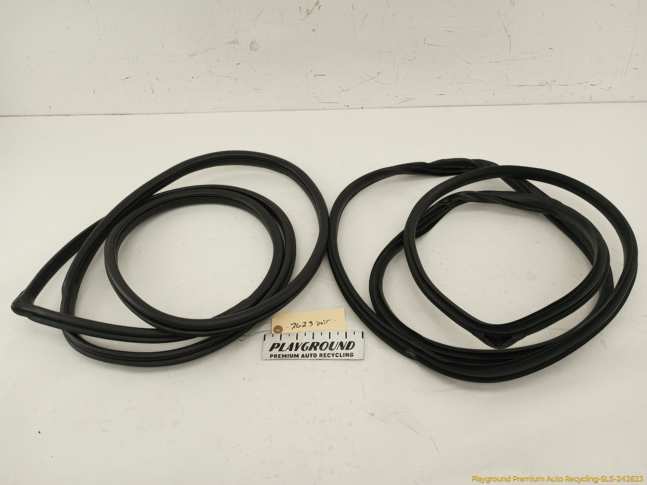 Acura RSX Pair Of Front Door Moldings