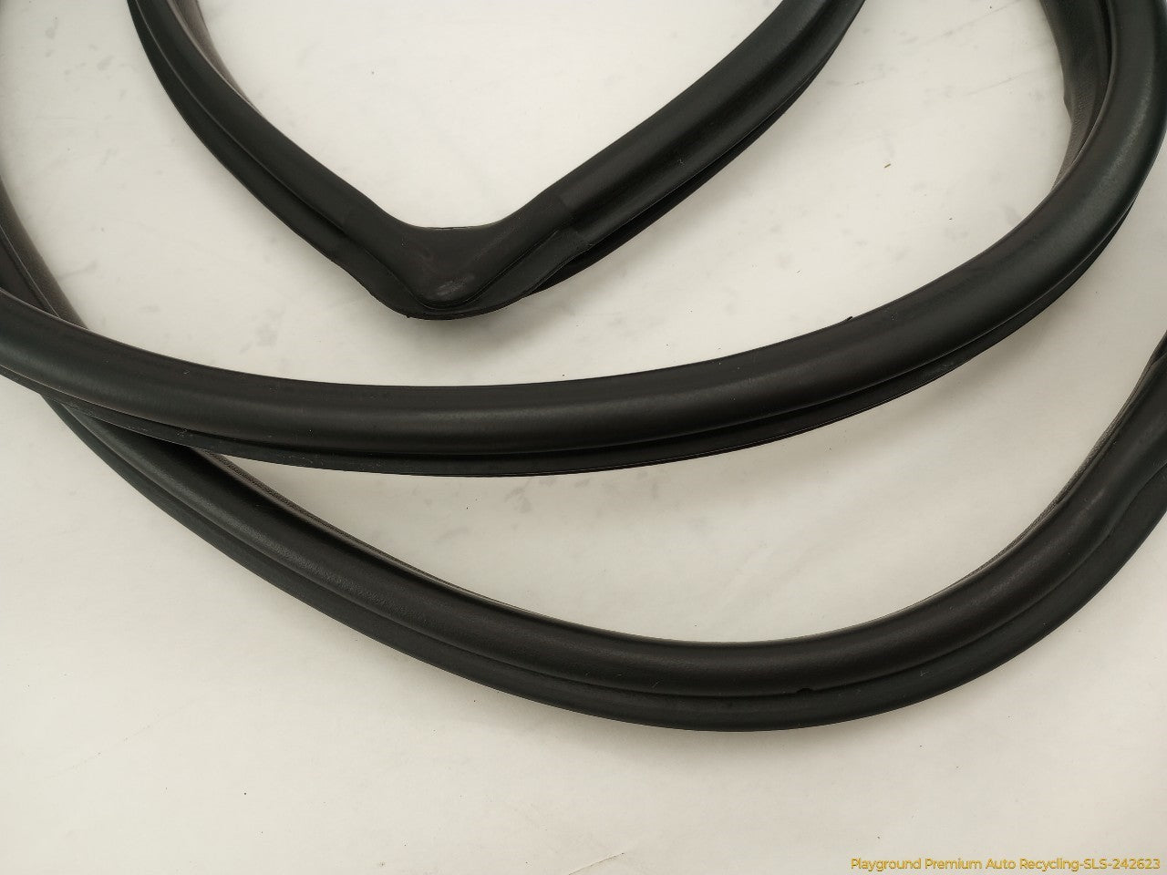 Acura RSX Pair Of Front Door Moldings