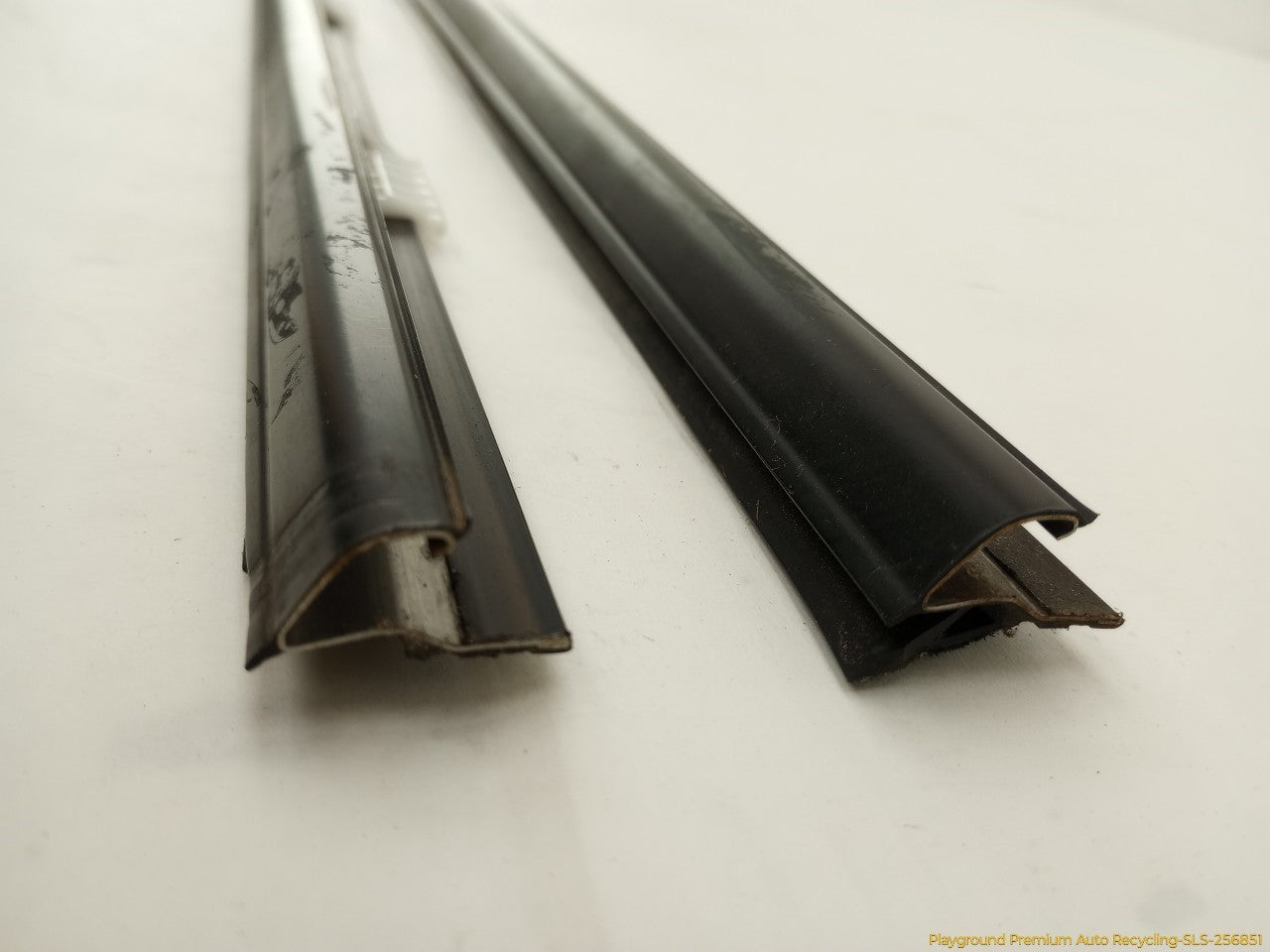 Acura RSX Pair Of Front Door Window Belt Moldings - 0