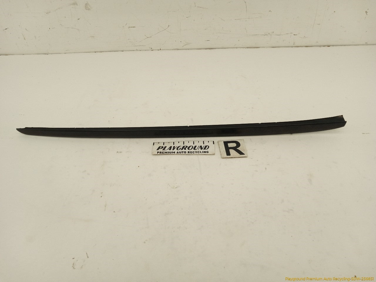 Acura RSX Passenger Right Windshield Frame Molding