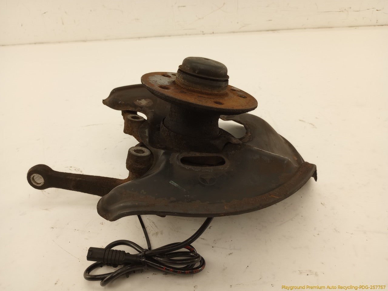 Mercedes SL320 Driver Left Front Spindle Knuckle Hub