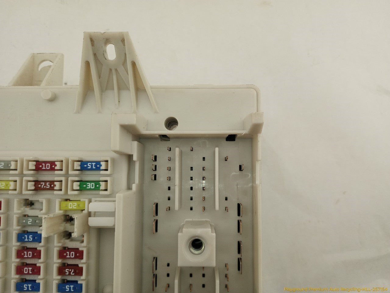 Cadillac CTS Passenger Right Cabin Fuse Box