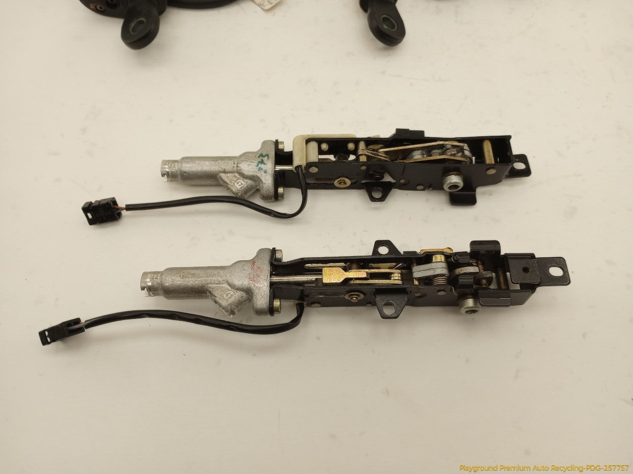 Mercedes SL320 Set Of Convertible Top Hydraulic Pistons & Latches