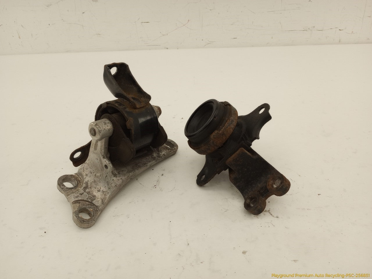 Acura RSX Pair Of Automatic Transmission Mounts