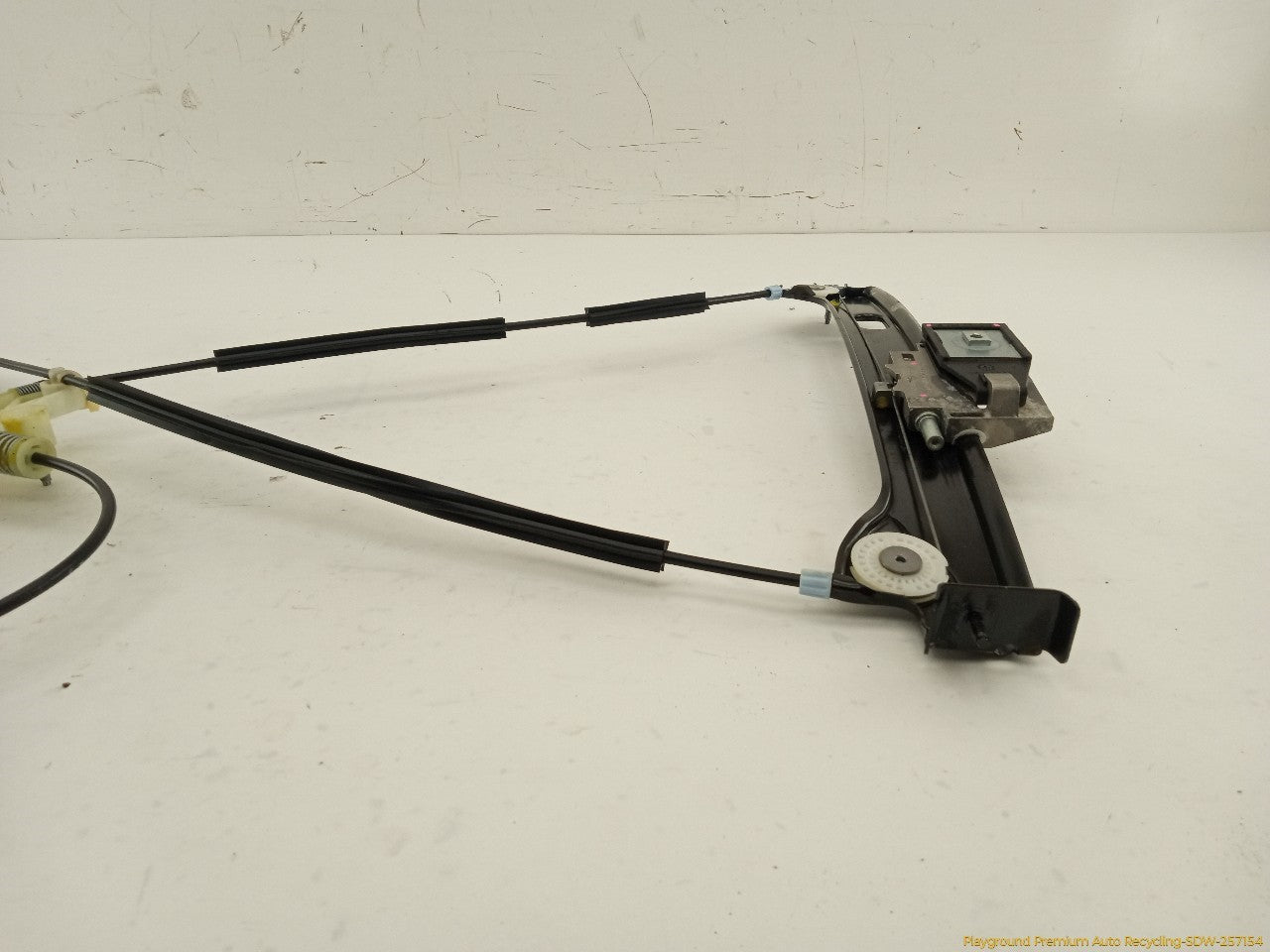 Cadillac CTS Driver Left Front Door Window Regulator
