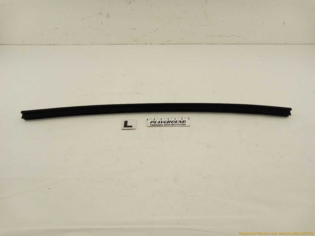 Cadillac CTS Driver Left Front Door Inner Molding