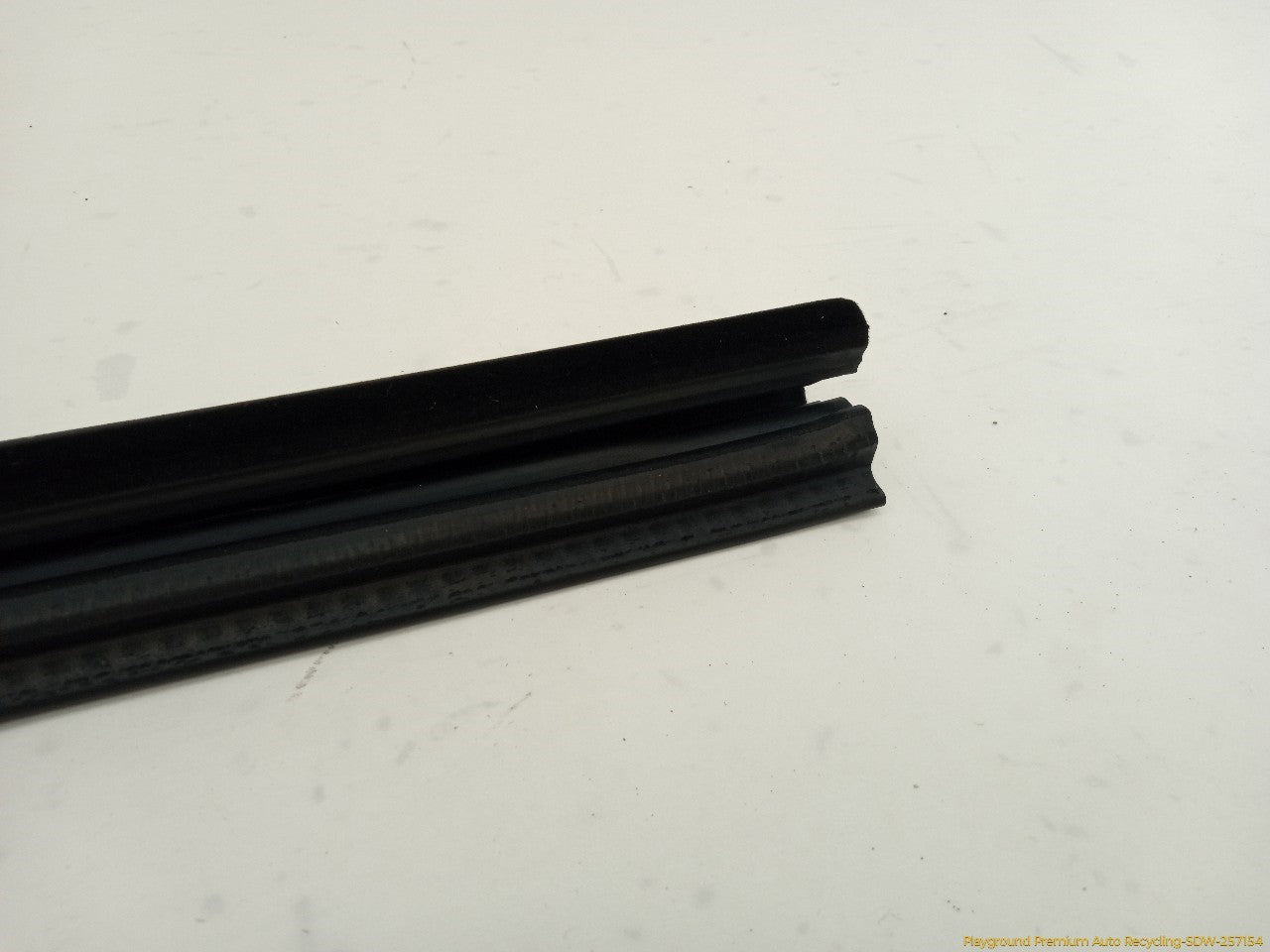 Cadillac CTS Passenger Right Front Door Inner Molding