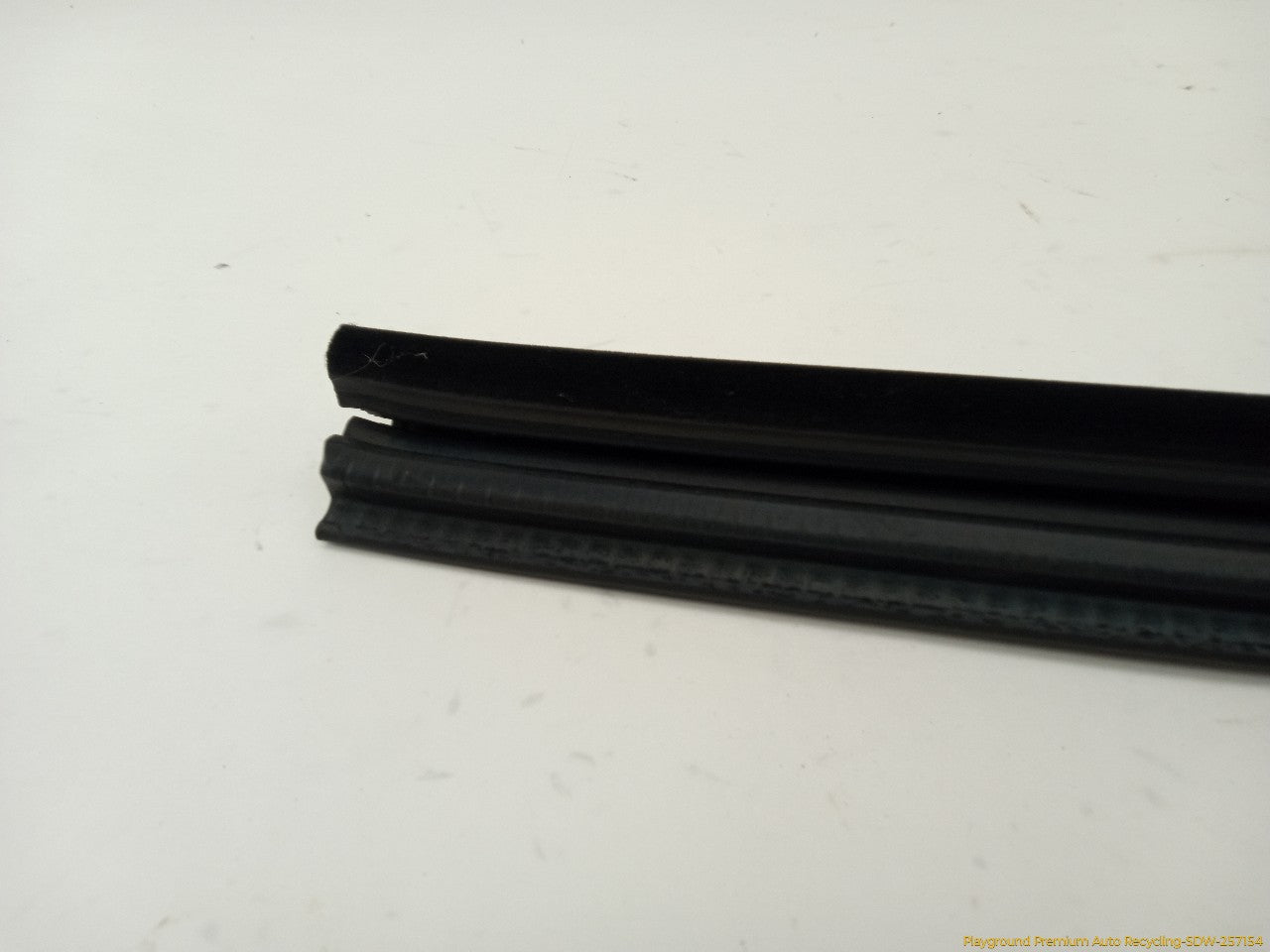Cadillac CTS Passenger Right Front Door Inner Molding