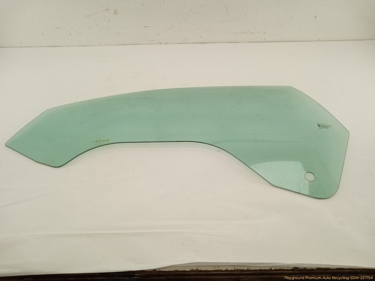 Cadillac CTS Driver Left Front Door Window Glass