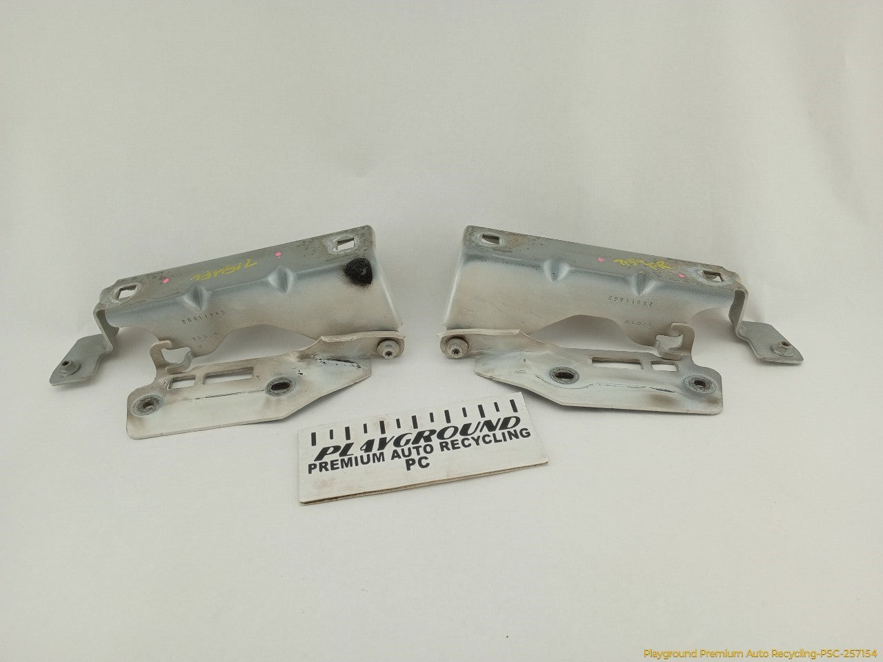 Cadillac CTS Pair Of Front Hood Hinges