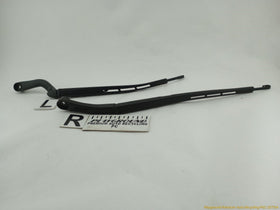Cadillac CTS Pair Of Windshield Wiper Arms