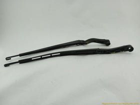 Cadillac CTS Pair Of Windshield Wiper Arms - 0
