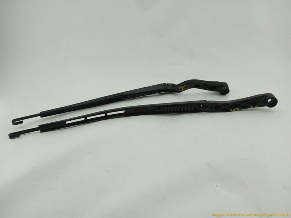 Cadillac CTS Pair Of Windshield Wiper Arms