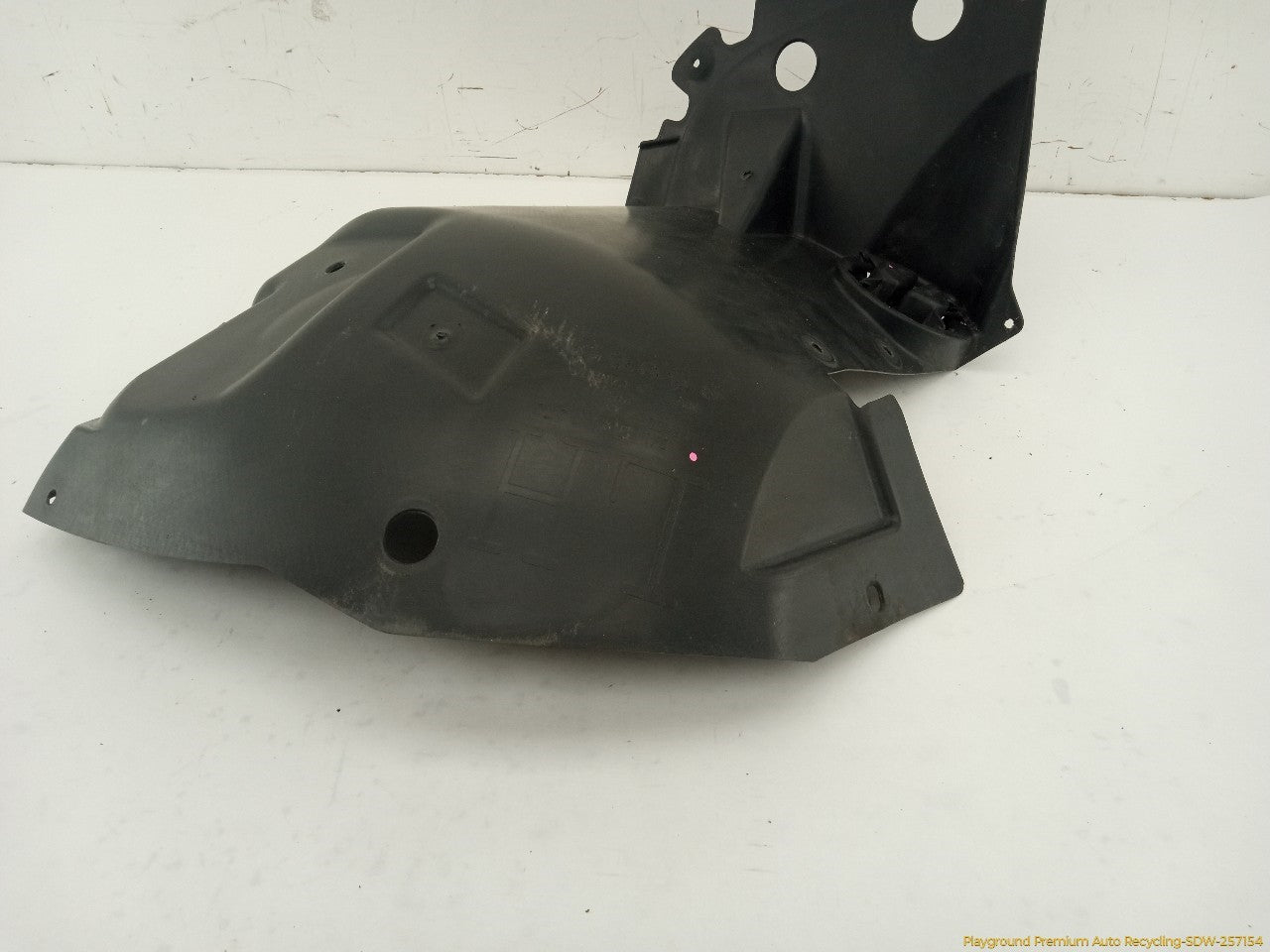 Cadillac CTS Driver Left Front Frontward Inner Fender Liner