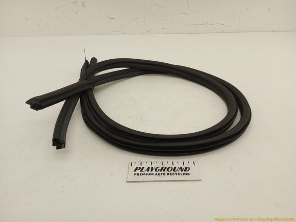 Saab 903 Pair Of Front Window Seal Moldings