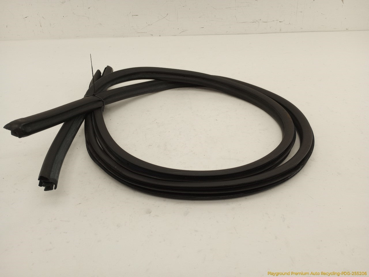 Saab 903 Pair Of Front Window Seal Moldings - 0
