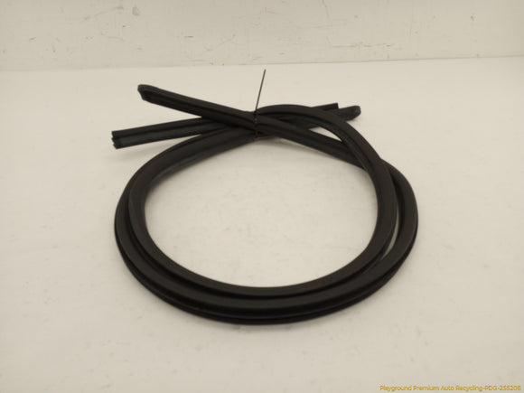 Saab 903 Pair Of Front Window Seal Moldings