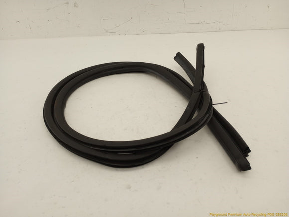 Saab 903 Pair Of Front Window Seal Moldings