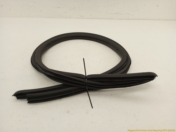 Saab 903 Pair Of Front Window Seal Moldings