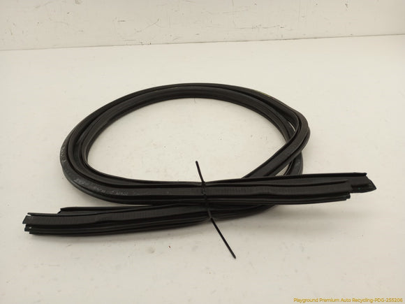 Saab 903 Pair Of Front Window Seal Moldings