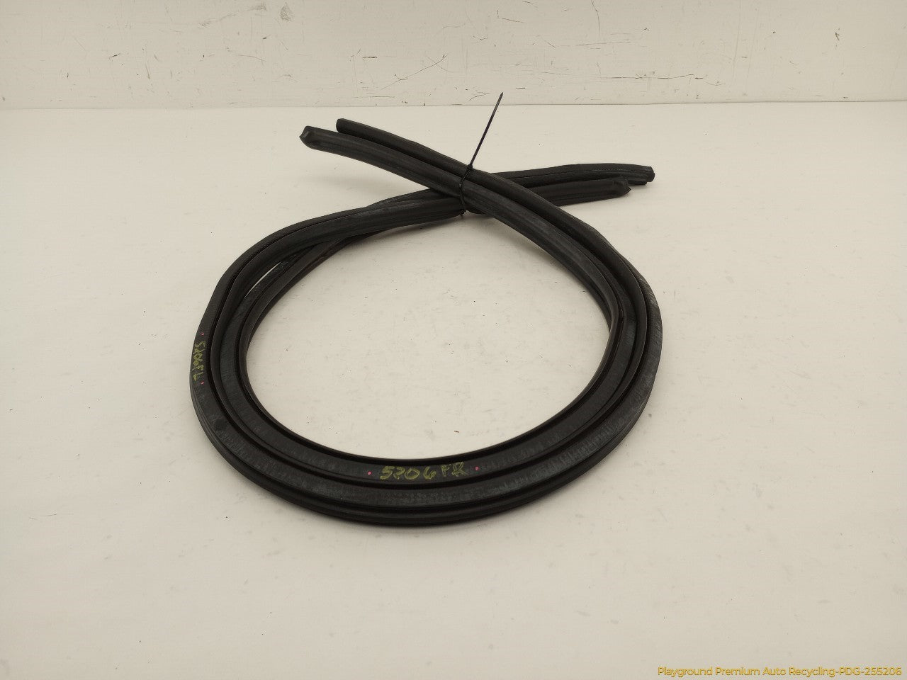 Saab 903 Pair Of Front Window Seal Moldings
