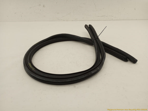 Saab 903 Pair Of Front Window Seal Moldings