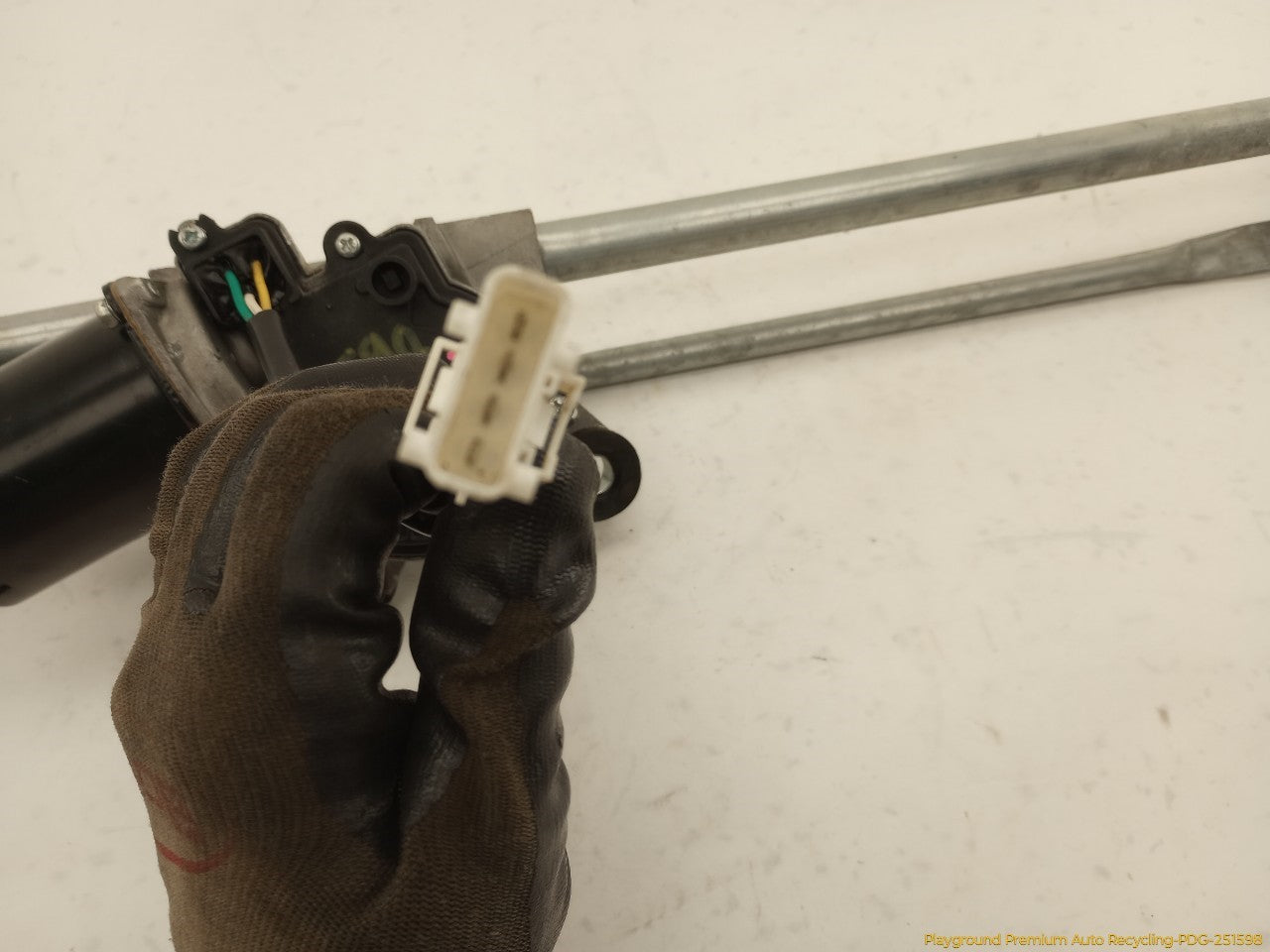 Saab 9-3 Windshield Wiper Transmission & Motor