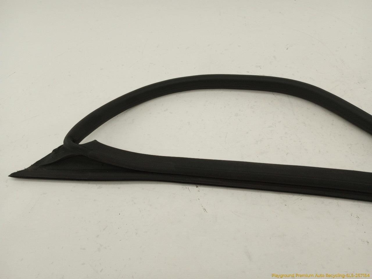 Cadillac CTS Passenger Right Front Door Window Molding - 0