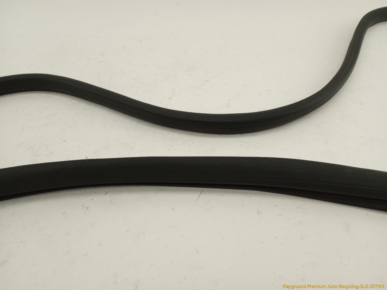 Cadillac CTS Passenger Right Front Door Window Molding