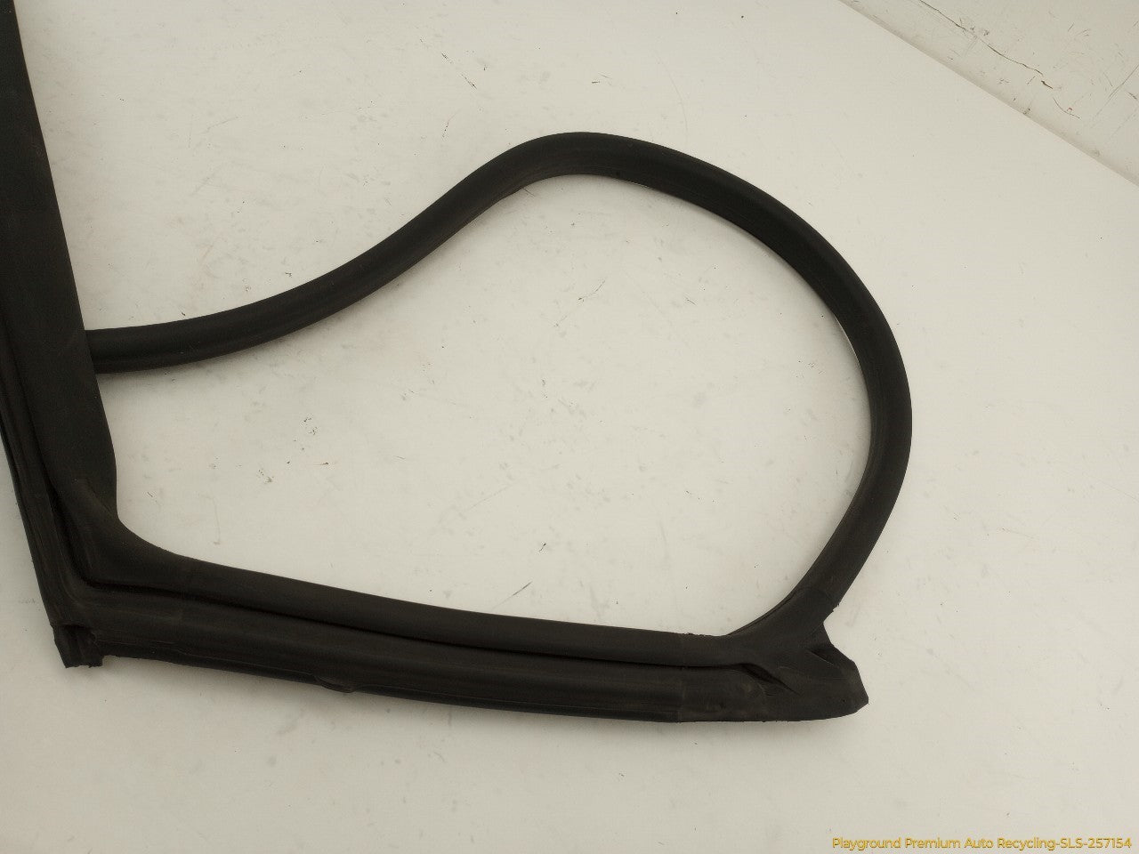 Cadillac CTS Passenger Right Front Door Window Molding