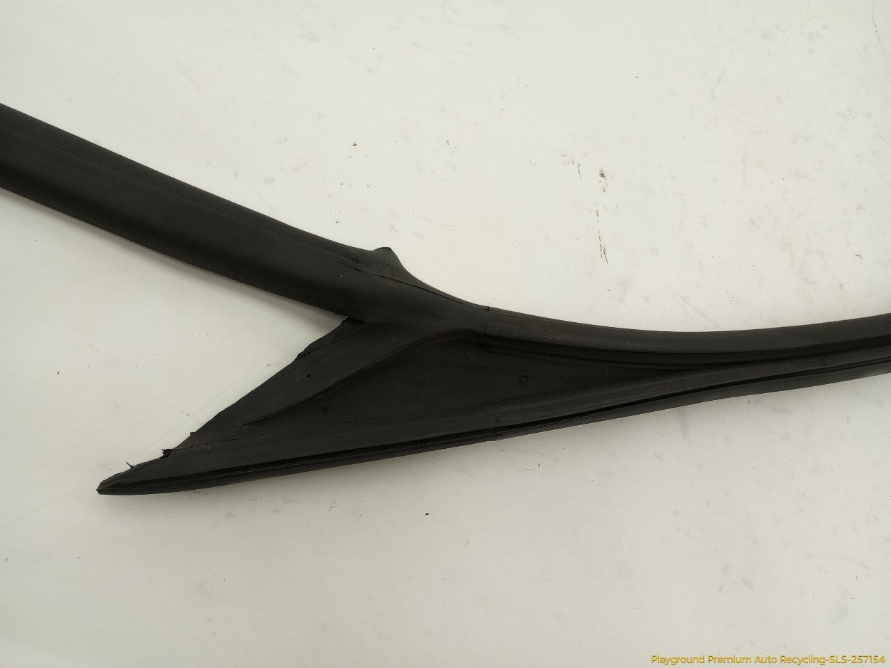 Cadillac CTS Passenger Right Front Door Window Molding