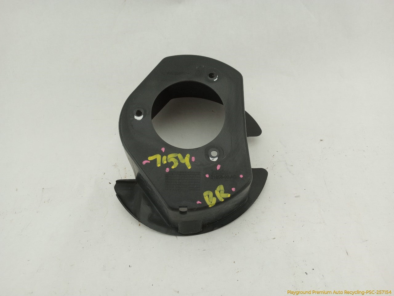 Cadillac CTS Fuel Filler Neck Bezel Trim - 0