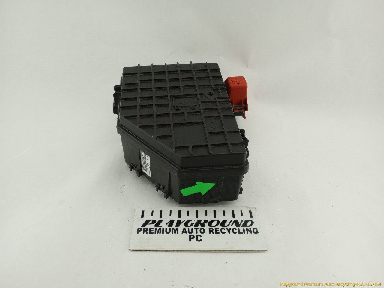 Cadillac CTS Engine Fuse Box