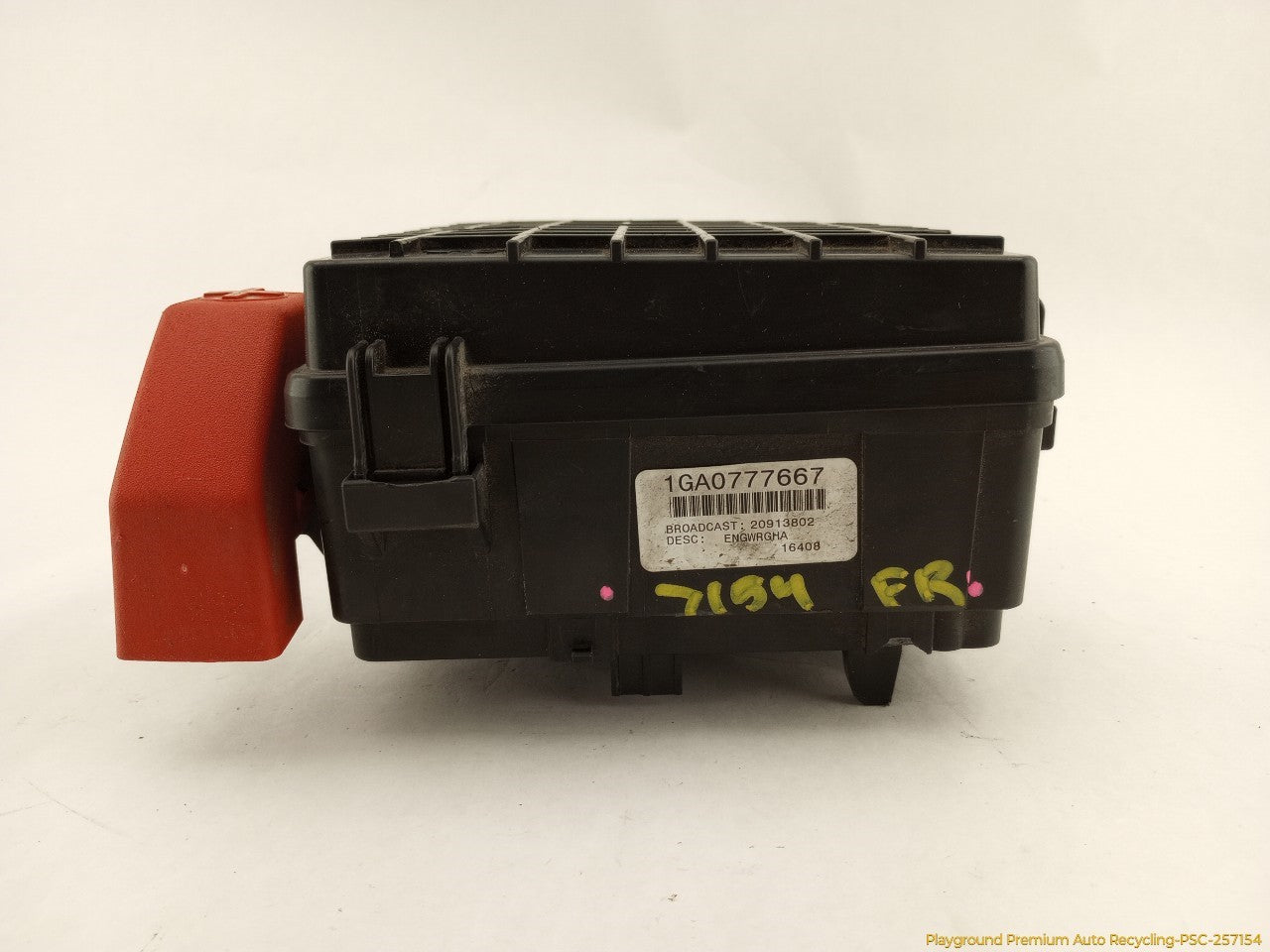 Cadillac CTS Engine Fuse Box