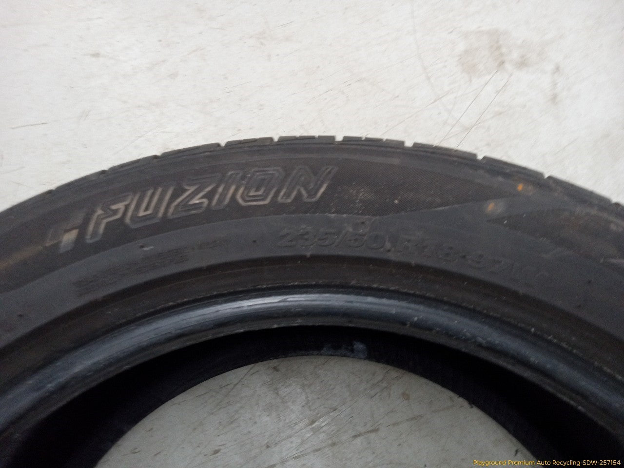 Cadillac CTS Single Fuzion Sport Tire