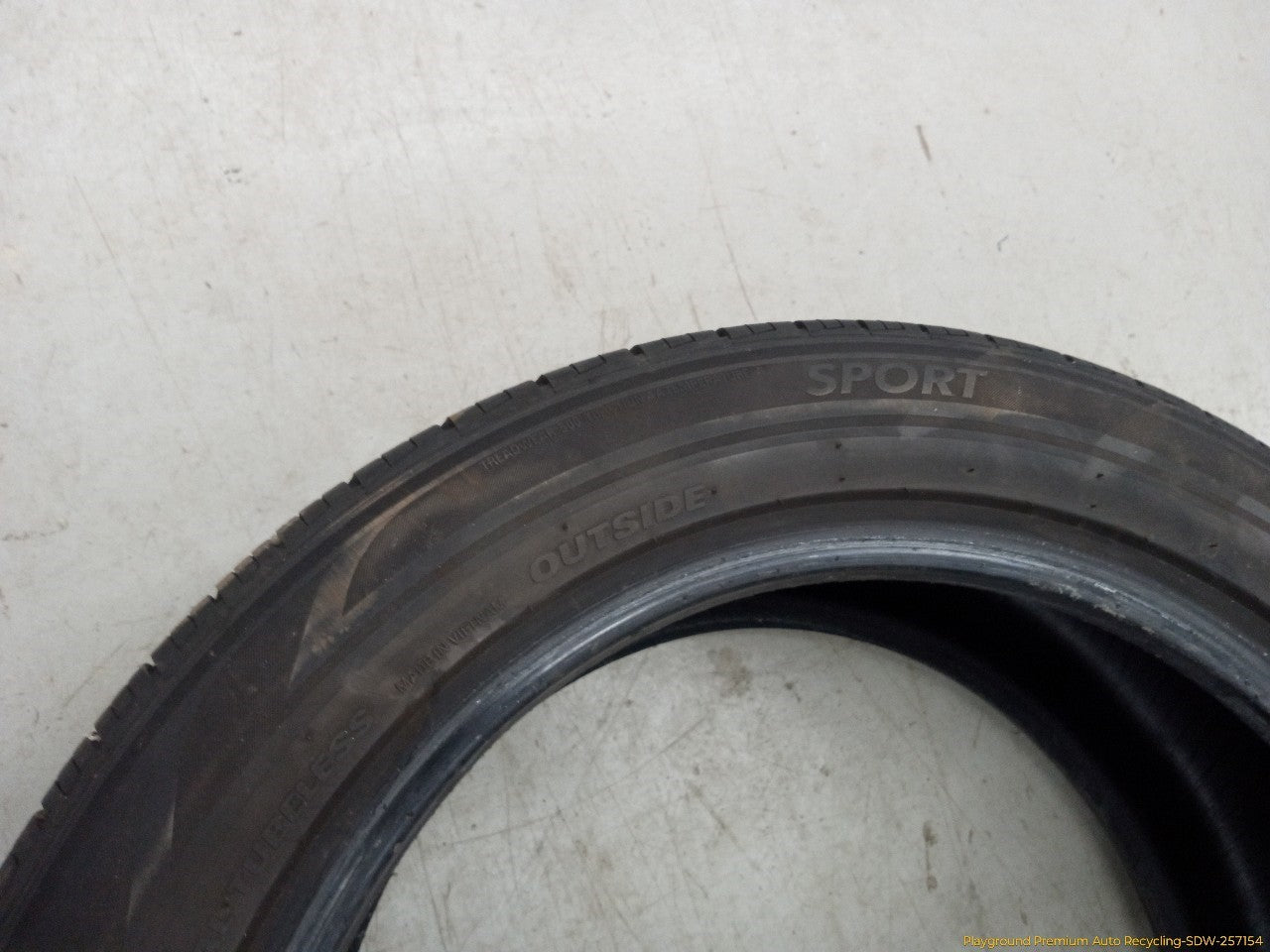 Cadillac CTS Single Fuzion Sport Tire