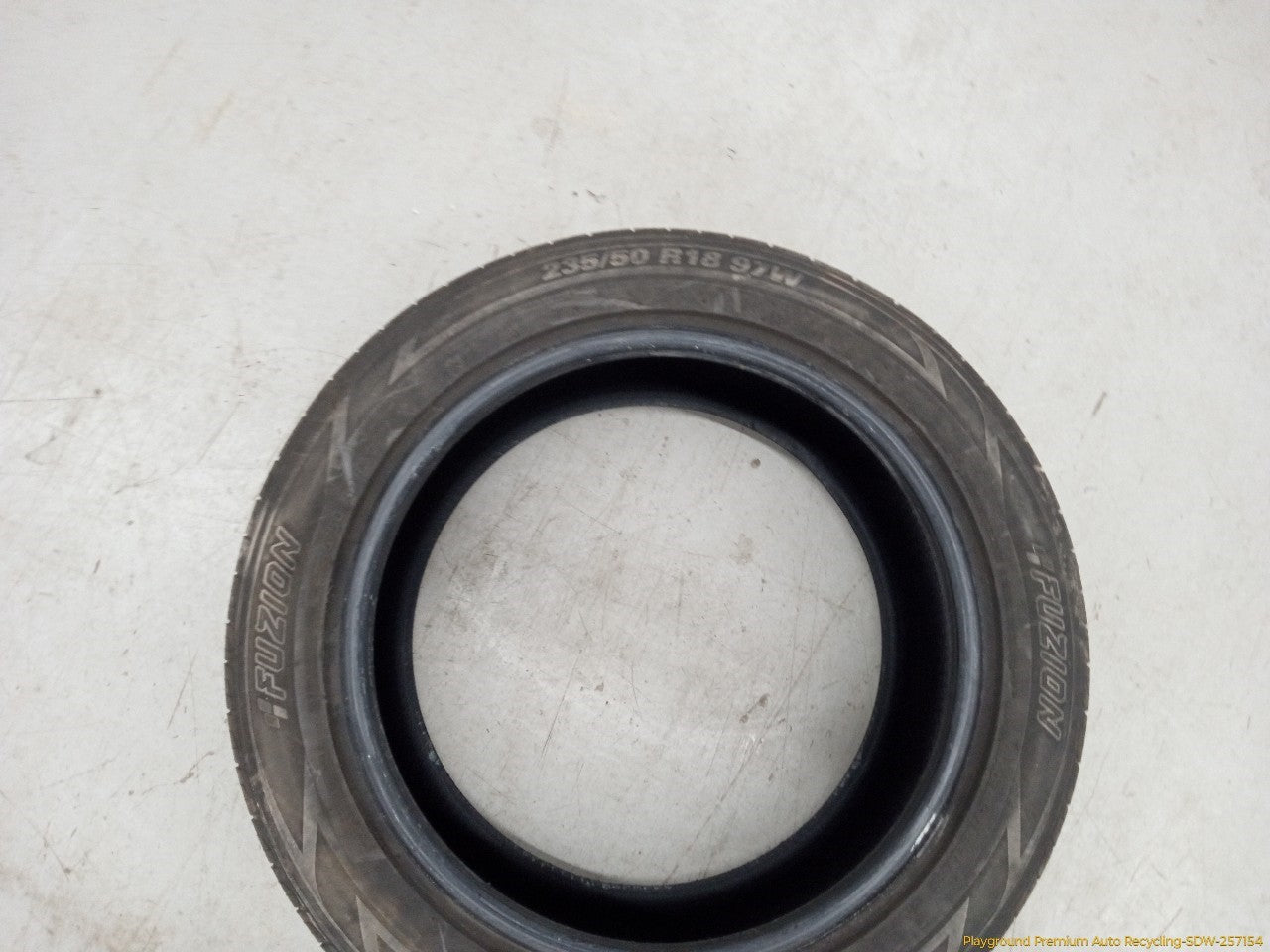 Cadillac CTS Single Fuzion Sport Tire