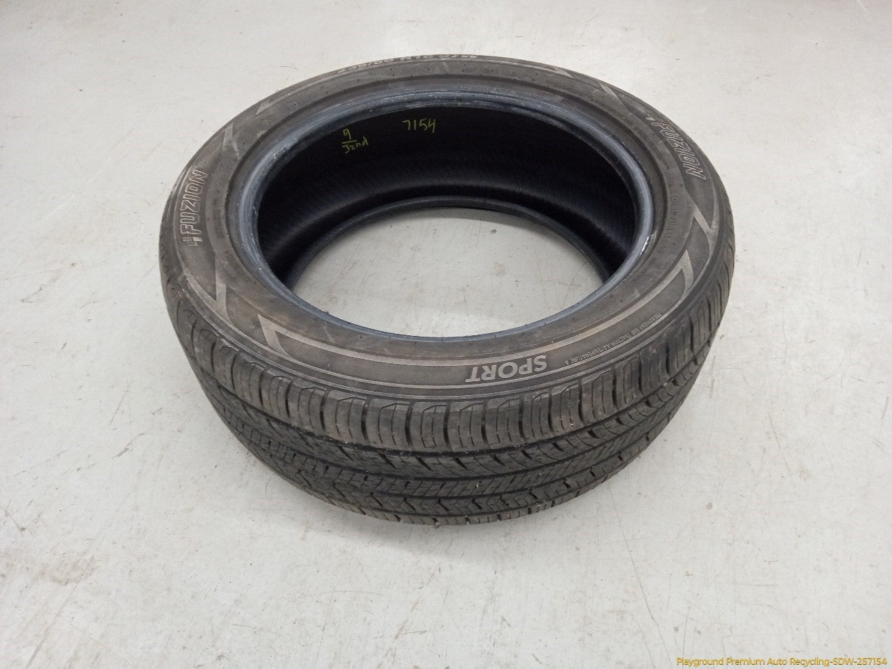 Cadillac CTS Single Fuzion Sport Tire