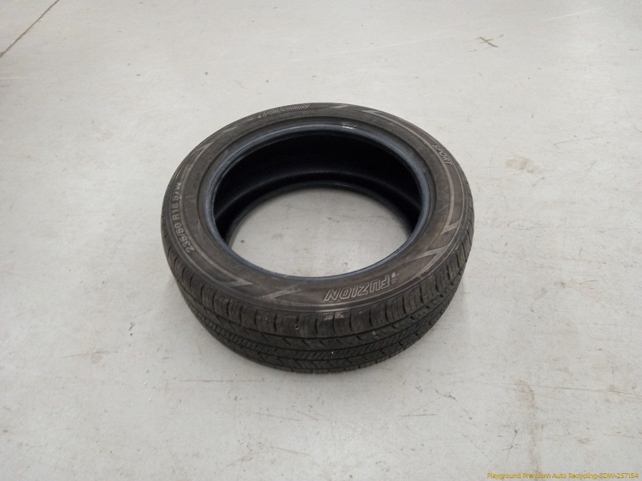 Cadillac CTS Single Fuzion Sport Tire