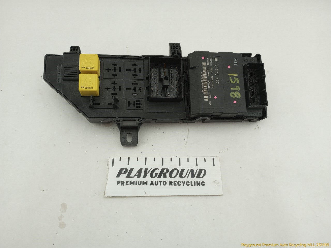 Saab 9-3 Front Cabin Fuse Box Relay