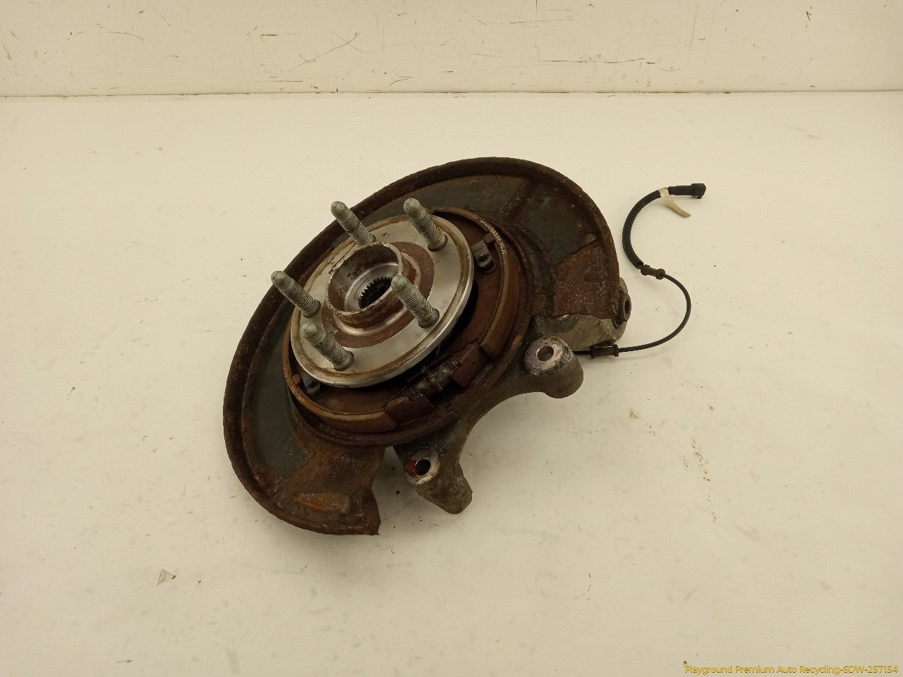 Cadillac CTS Driver Left Rear Spindle Knuckle Hub - 0