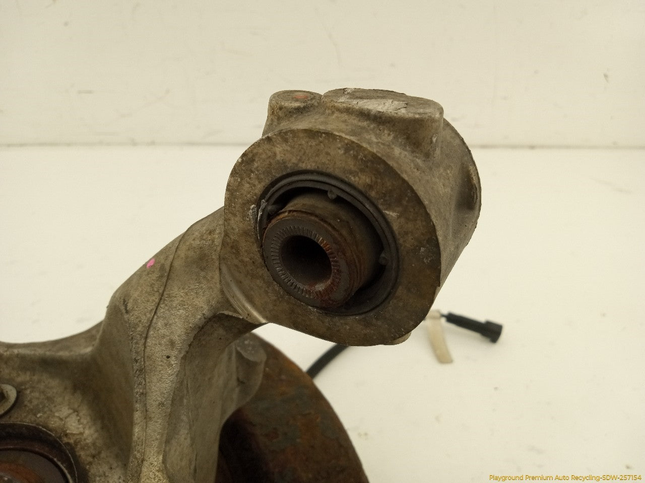 Cadillac CTS Driver Left Rear Spindle Knuckle Hub