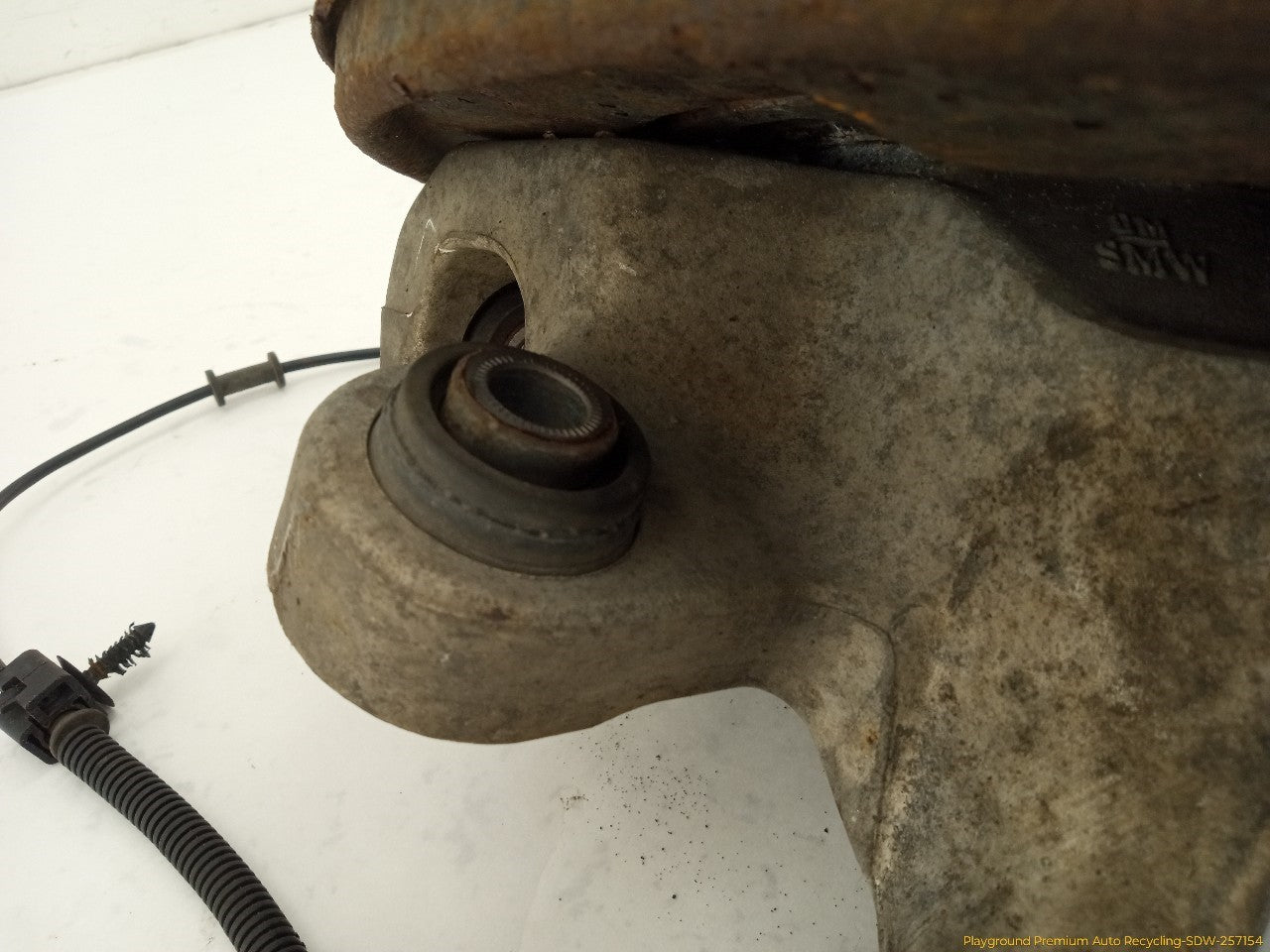 Cadillac CTS Passenger Right Rear Spindle Knuckle Hub